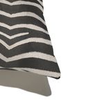 Almofada-de-Chao-Quadrada-Animal-Print-Preto-e-Branco