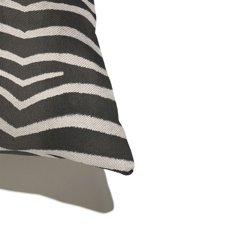 Almofada-de-Chao-Quadrada-Animal-Print-Preto-e-Branco