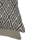 Almofada-de-Chao-Quadrada-Ikat-Losangos-Preto-e-Branco