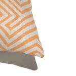 Almofada-de-Chao-Quadrada-Ikat-Linhas-Laranja-e-Branco