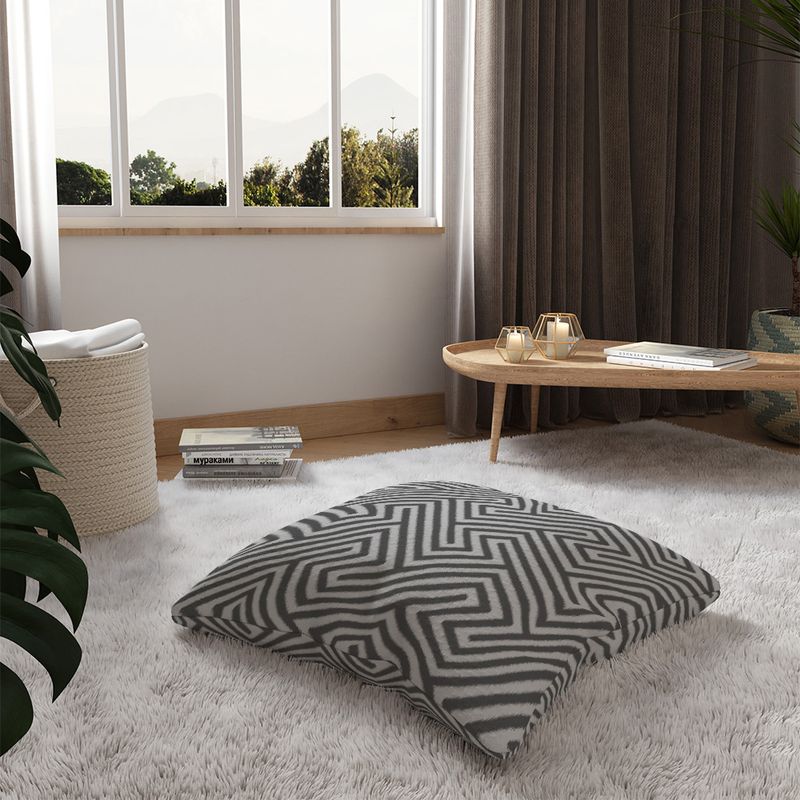 Almofada-de-Chao-Quadrada-Ikat-Linhas-Preto-e-Cinza
