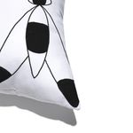 Capa-de-Almofada-I-CAN-SEE-U-Preto-e-Branco