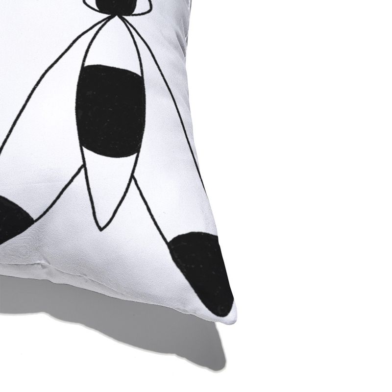 Capa-de-Almofada-I-CAN-SEE-U-Preto-e-Branco