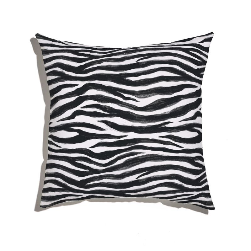 Capa-de-Almofada-Listras-de-Zebra-Preto-e-Branco